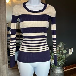 Women’s fitted sweater